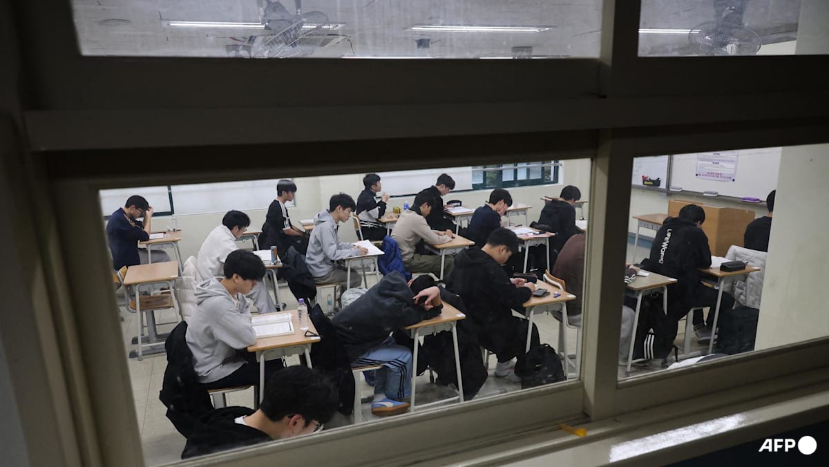 South Korea exam chief quits over complaints of too-hard tests South Korea exam chief quits over complaints of too-hard tests