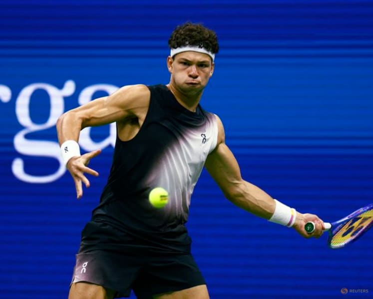 Shelton stops Tsitsipas, sets up Alcaraz showdown at US Open
