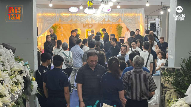 【重温直播】在灭火行动中殉职 30岁消防队队长出殡
