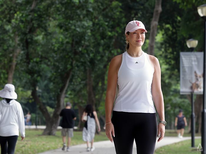 Behind a 'perfect' expat life, this British woman beats loneliness and anxiety with daily walks that grew into a movement