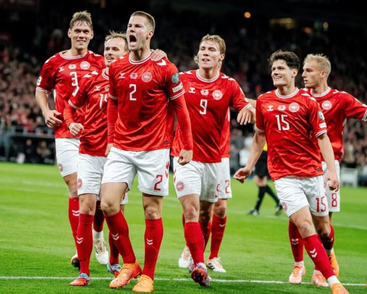 Denmark stay top with 3-1 World Cup qualifying win over Greece