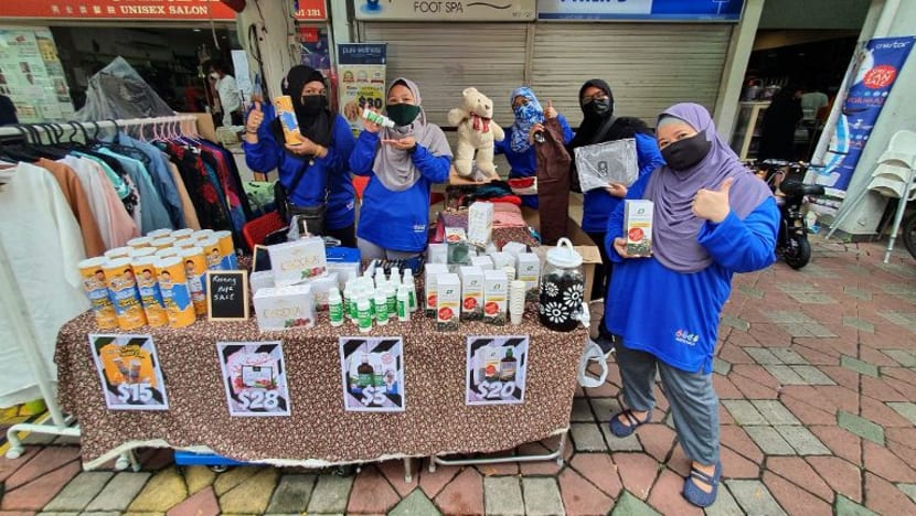 Geng makcik & pakcik Yishun 71 gembleng tenaga penduduk; jaga kebajikan warga emas, keperluan keluarga muda 16 blok HDB Geng makcik & pakcik Yishun 71 gembleng tenaga penduduk; jaga kebajikan warga emas, keperluan keluarga muda 16 blok HDB