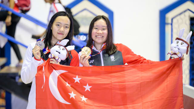 我国女将包揽女子800米自由泳项目金银牌