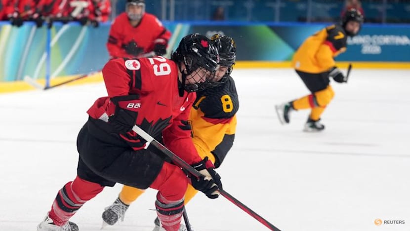 Ice hockey-Poulin back with a bang for Canada but happy just to be on the ice