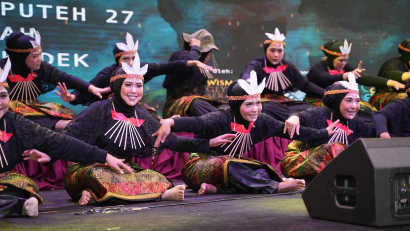 Merpati Puteh 27  juara GeylangGang Dikir