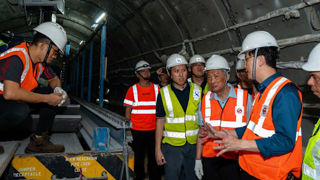 环线加固工程如何进行？SMRT领导层亲下隧道视察