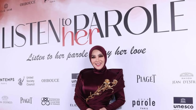 Memicu kontroversi, ternyata ini alasan Syahrini terima penghargaan di Cannes 2025