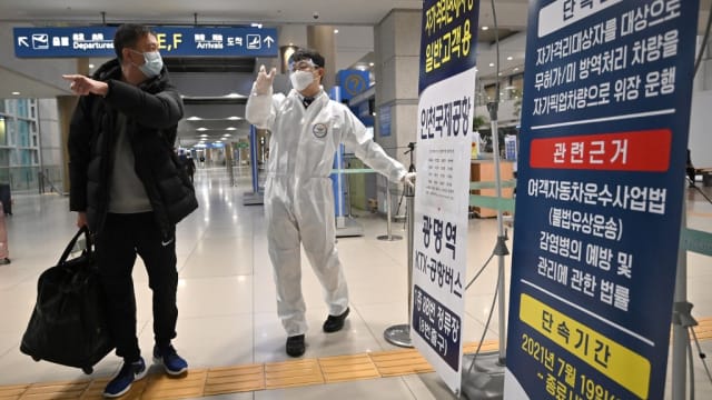 下个月起 中国旅客抵韩国无需再接受冠病检测