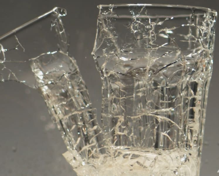 When glass suddenly shatters — why it happens and how to be on the safe side