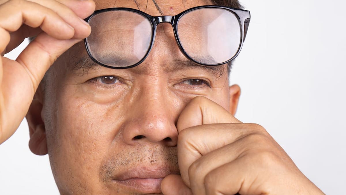 Severe myopia and glaucoma – symptoms, Lasik risk and new microshunt implant explained