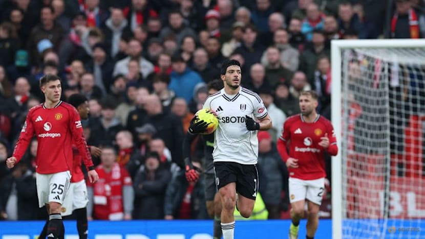 Man Utd continue winning run under Carrick with late 3-2 victory over Fulham