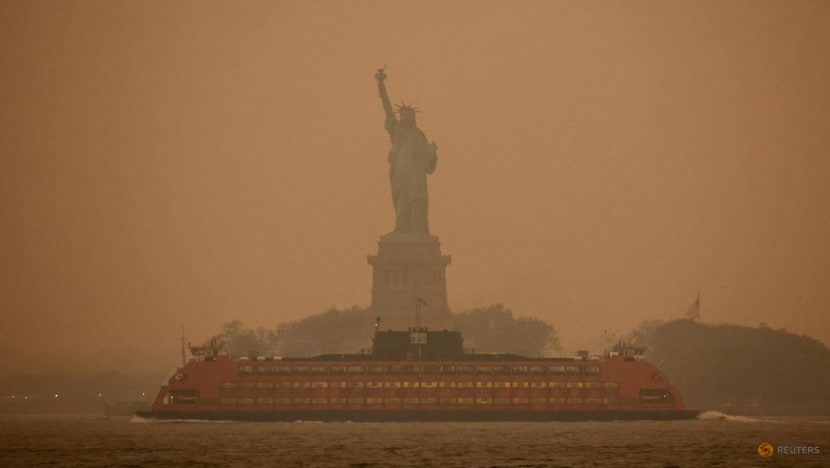 New York City's air quality deteriorates as Canada confronts wildfires