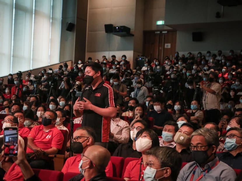 <p>An&nbsp;attendee&nbsp;asking&nbsp;a&nbsp;question&nbsp;during&nbsp;the&nbsp;feedback&nbsp;session&nbsp;at&nbsp;the&nbsp;first&nbsp;Forward&nbsp;Singapore&nbsp;dialogue on June&nbsp;28, 2022.&nbsp;</p>
