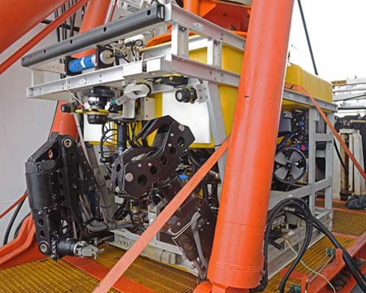 MV Swift Rescue to reach AirAsia crash site on Jan 1