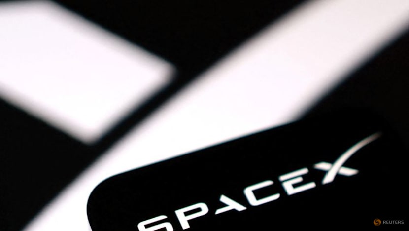 SpaceX, Charter discuss mobile phone partnership in US, Bloomberg News says