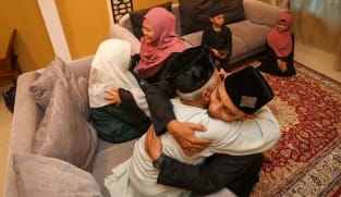ALAM MELAYU: Utamakan Yang Tua Ketika Beraya