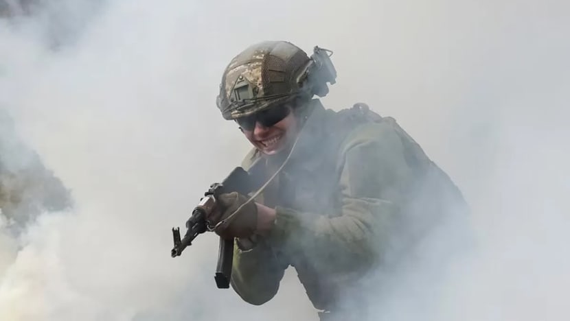 Bonus tunai setahun: Apakah cukup untuk tarik pemuda Ukraina melawan Rusia?