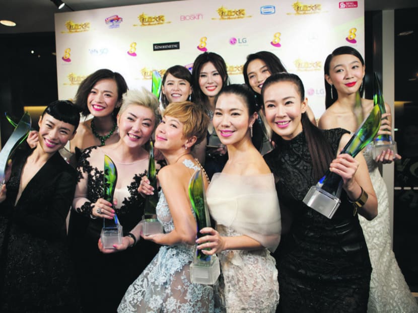 Rui En apologises at Star Awards Show 1