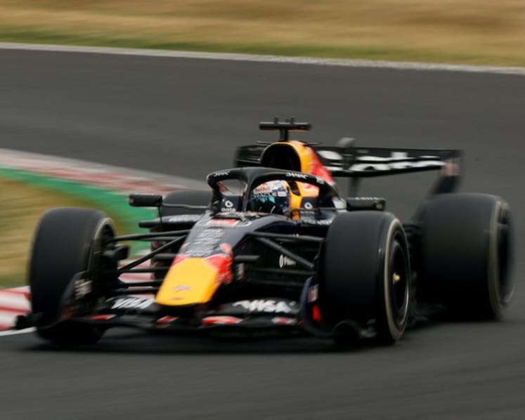 'Beyond frustrated' Verstappen weighing F1 future - BBC