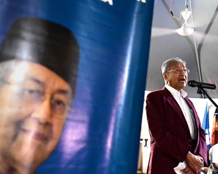 A day on the campaign trail: Mahathir, 97, tries to recapture former glories