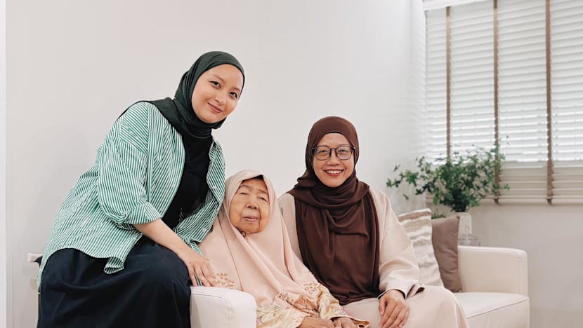 Tiga generasi ibu di bawah satu bumbung, saling beri nasihat, inspirasi