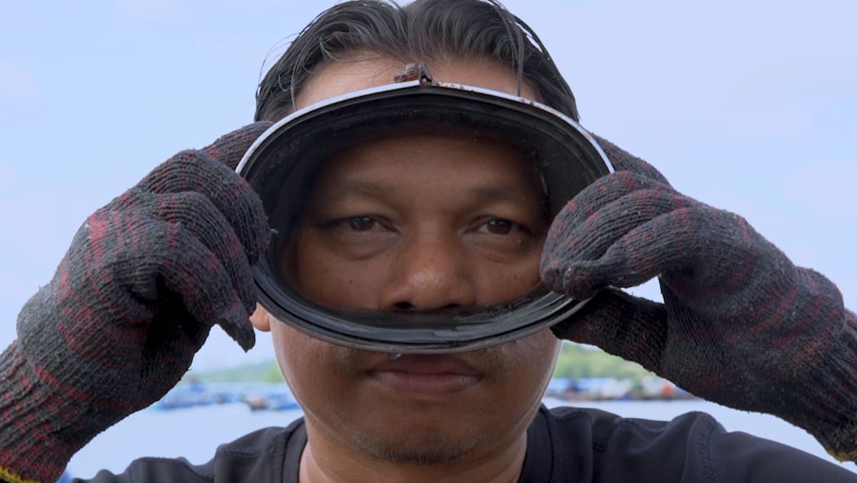 A third-generation Orang Asli farmer tells why harvesting mussels in the Johor Strait is ‘not easy’