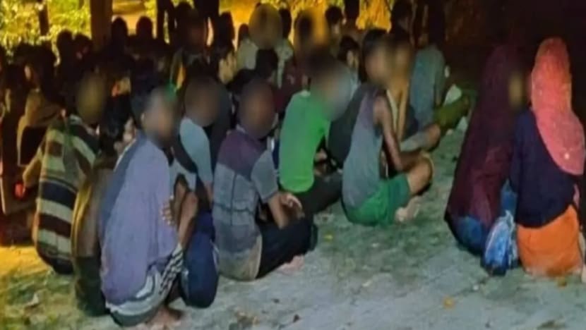 Polis M'sia tahan 269 warga Rohingya di Langkawi, satu mayat ditemui dalam bot Polis M'sia tahan 269 warga Rohingya di Langkawi, satu mayat ditemui dalam bot