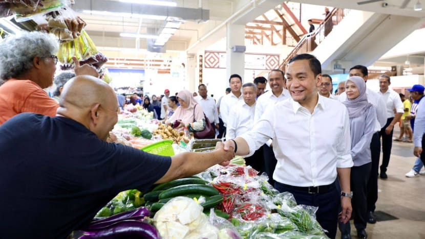 Johor hasrat pelajari model kejayaan SG urus pasar dan pusat penjaja 