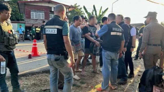 欲向警方投掷手榴弹 泰国毒贩失足摔倒炸死自己