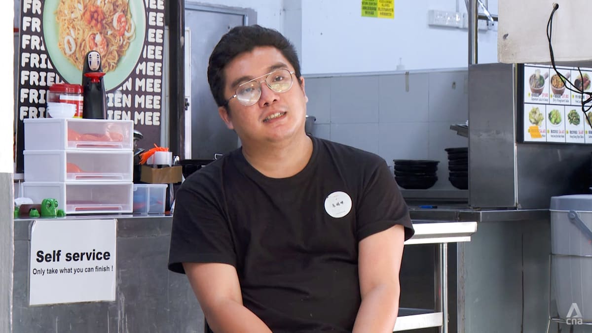 From S,000 salary to hawker stall: This 30-year-old chooses Hokkien mee over tech job