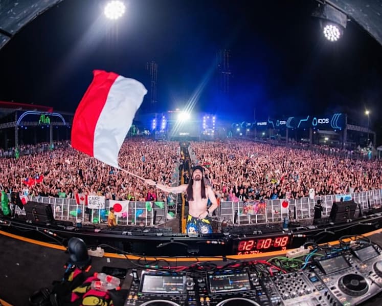 Jakarta cops to face the music after festival goers, including tourists, claim they were extorted