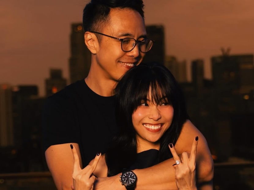 987FM DJ Sonia Chew is engaged, boyfriend proposed while she was eating Hokkien mee 987FM DJ Sonia Chew is engaged, boyfriend proposed while she was eating Hokkien mee