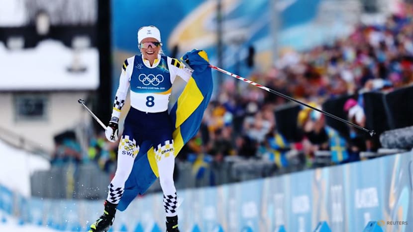 Cross-country-Karlsson leads Sweden 1-2 in women's skiathlon