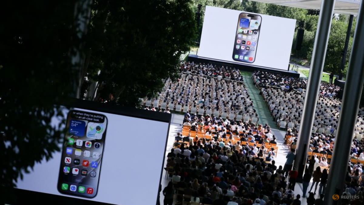 Apple rolls out new, AI-powered Siri at annual WWDC