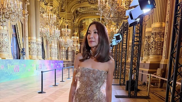 杨紫琼获颁柏林国际电影节“终身成就奖”，致谢父母感动全场