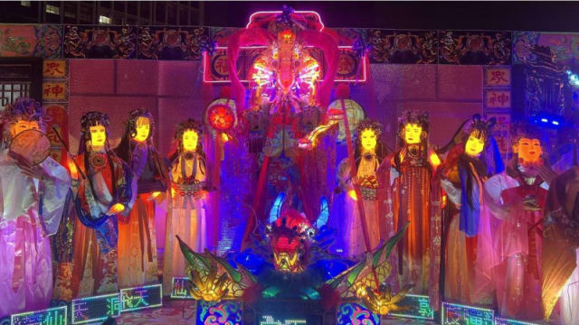 台北新年花灯被批像普渡 民众：看完要去压压惊
