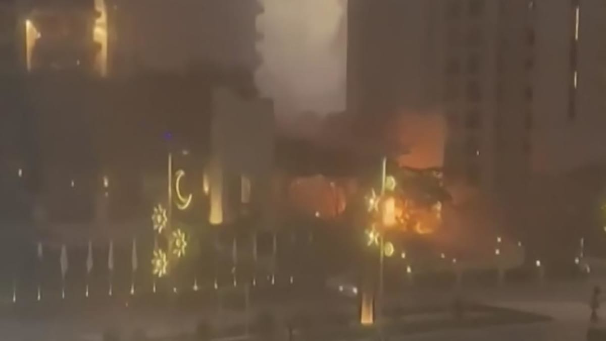 US Bases Attacked: Smoke, Debris & Fires in UAE & Bahrain