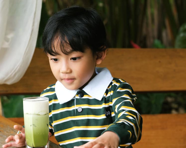 That strawberry matcha latte has more caffeine than you think – is it okay for your kid to enjoy it?