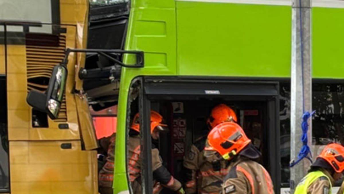 44 people taken to hospital after accident involving 2 buses in Jurong ...