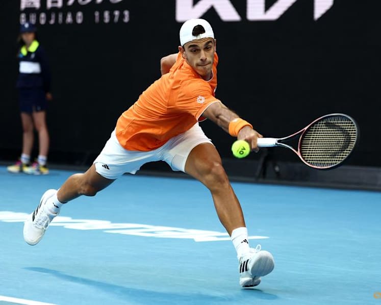 Zverev crushes Cerundolo to reach Australian Open quarter-finals