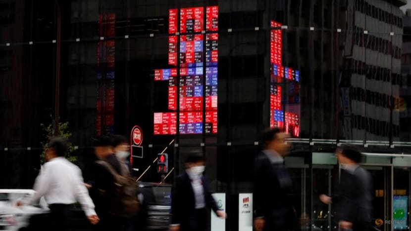 Carlyle, Warburg among investment firms hunting talent in Japan as deals boom Carlyle, Warburg among investment firms hunting talent in Japan as deals boom