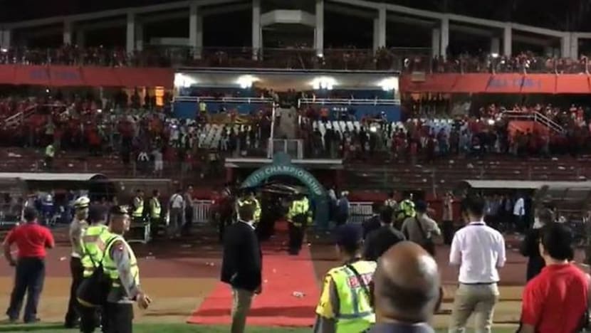 Insiden tegang penonton perlawanan bola sepak M'sia-Indonesia: Syed Saddiq prihatin
