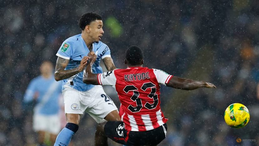 Man City reach League Cup semis, late Newcastle goal downs Fulham