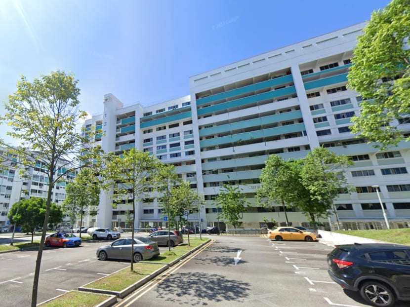 Mandarin news portal 8world reported that the incident occurred at Block 137 Petir Road in Bukit Panjang. Mandarin news portal 8world reported that the incident occurred at Block 137 Petir Road in Bukit Panjang.