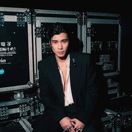 在新加坡成长，回香港追梦，周殷廷要唱进2个场地！