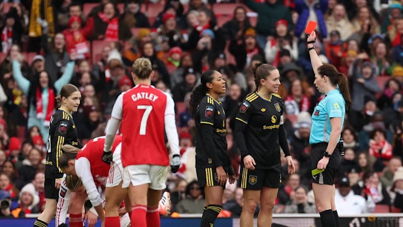 Arsenal fail to capitalise as Man United hold on for point in WSL