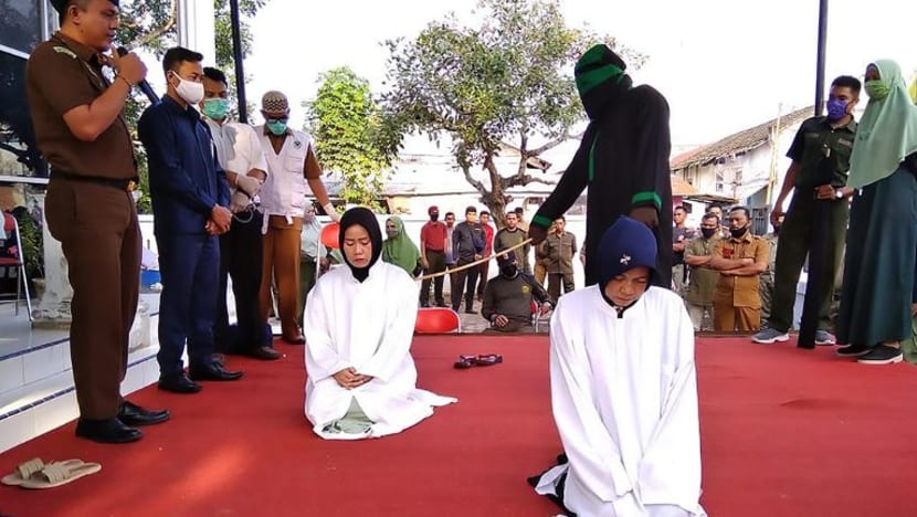 2 'ibu ayam' disebat hampir 100 kali di Aceh