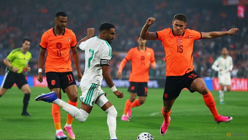 Algeria score late to upset Dutch with surprise away win