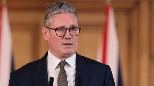 英国首相斯塔默批评普京 停火协议承诺都是虚伪的