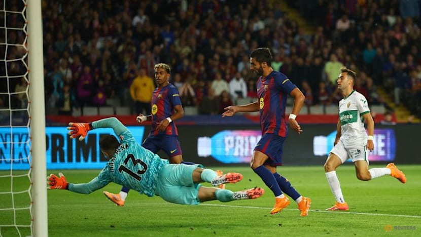 Barcelona return to winning ways with 3-1 victory over Elche